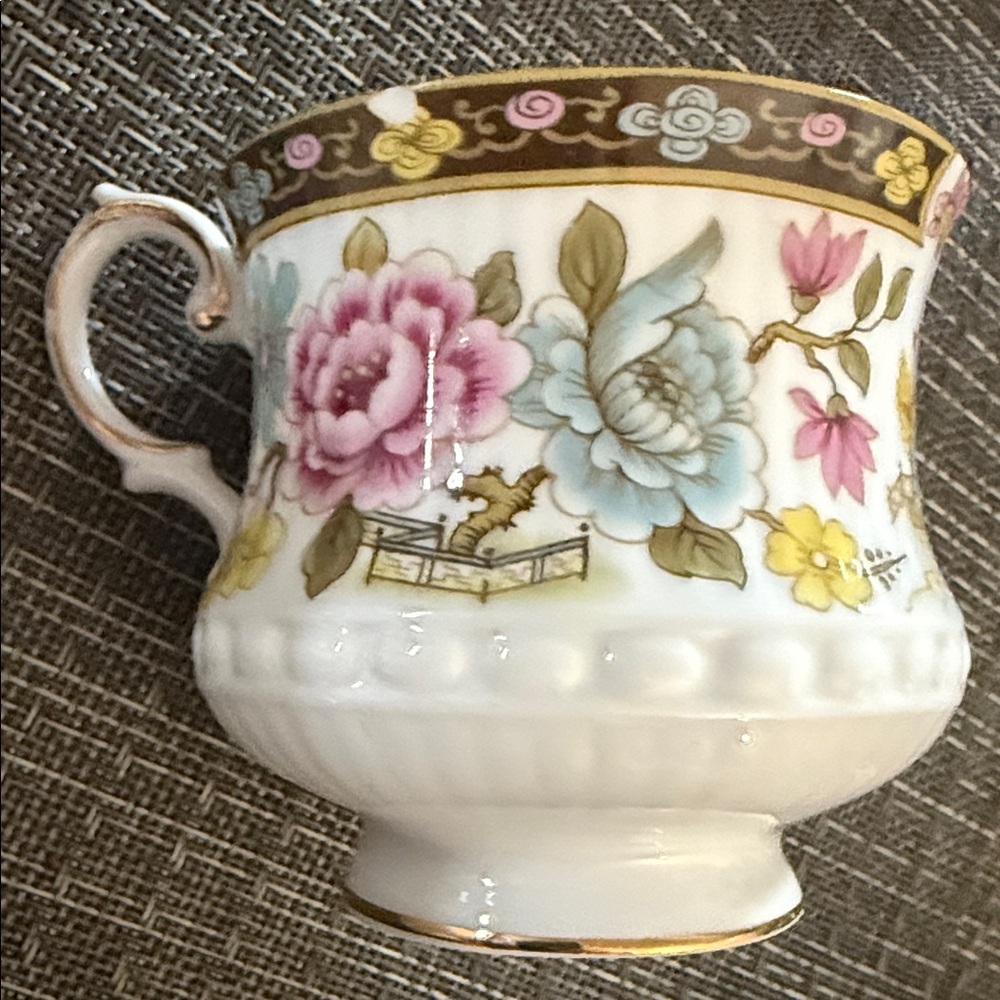 Queen’s Cathay Rosina China Co. Ltd. Fine Bone China Tea Cup & Saucer Set of 4 - Picture 10 of 13
